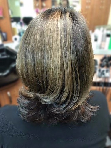 Beige shop blonde highlights